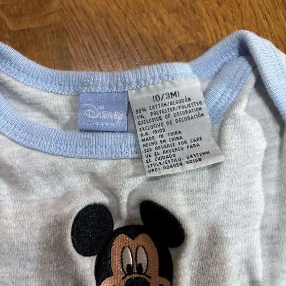 Vintage Disney Mickey Mouse embroidered 0 to 3 month gray and blue - Picture 2 of 5